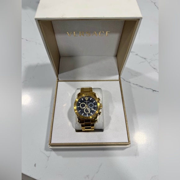 Mens Versace Watch - Picture 1 of 6